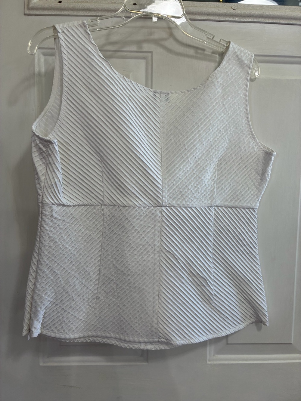 D&Y White Quilted Textured Sleeveless Tank Top